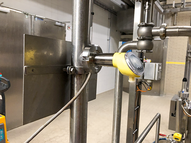 VEGABAR 38 misst zuverlässig den Druck in Emulsionsleitungen und verhindert Pumpenausfälle 